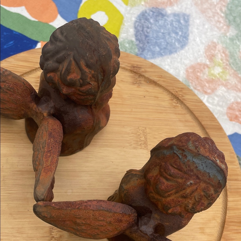 Rustic cast iron Cherub Angel Statues - Picture 5 of 8